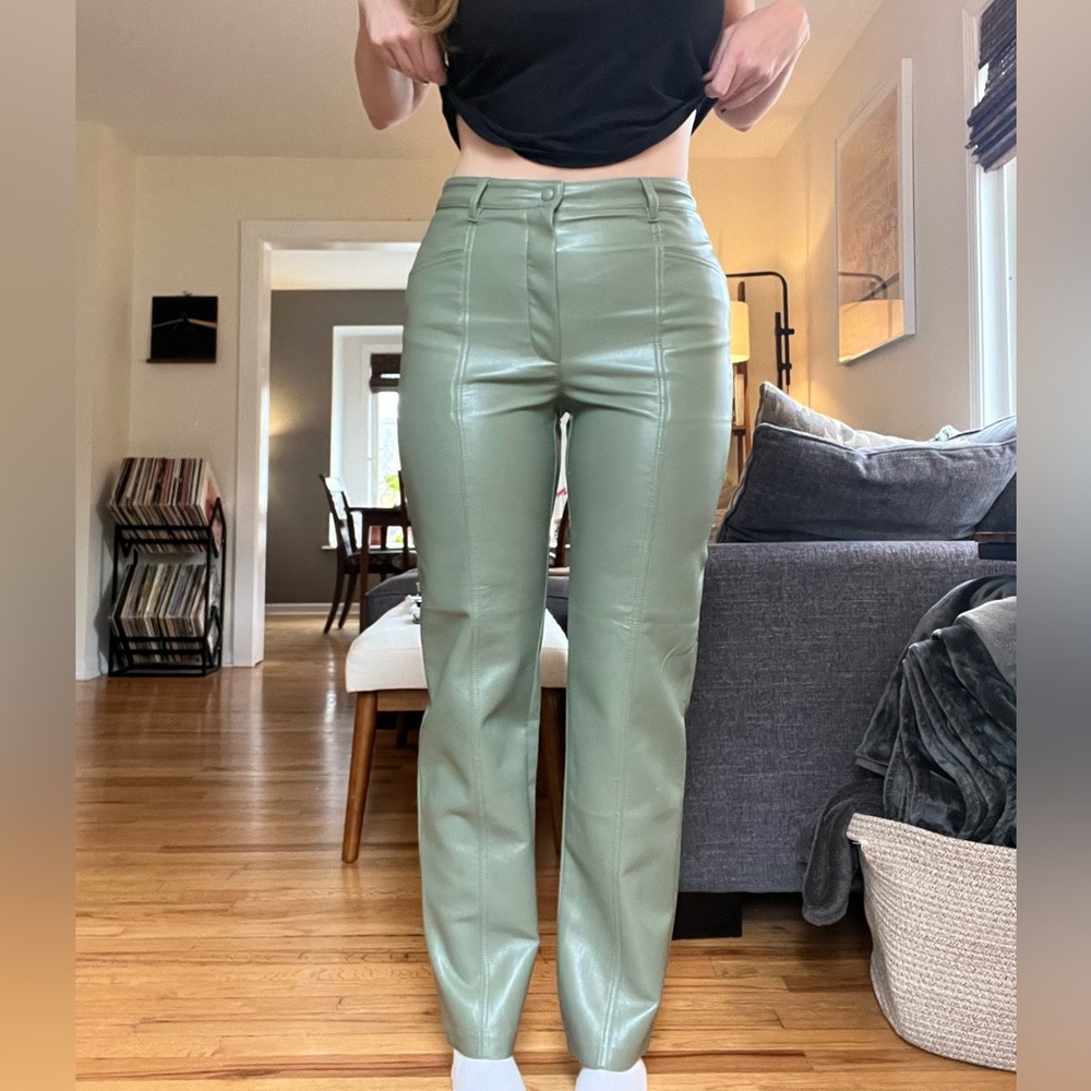 Wilfred REBEL Pant Atritzia Leather in Sage Green